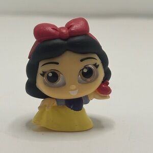 Series 6 Snow White doorable
